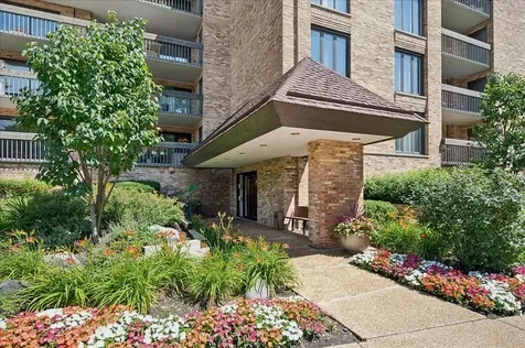 1621 Mission Hills Road Northbrook IL 60062