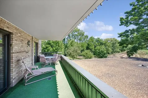 1621 Mission Hills Road Northbrook IL 60062