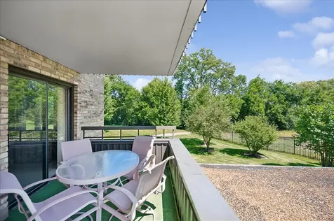 1621 Mission Hills Road Northbrook IL 60062