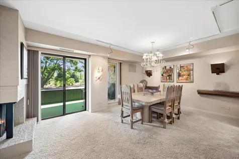 1621 Mission Hills Road Northbrook IL 60062
