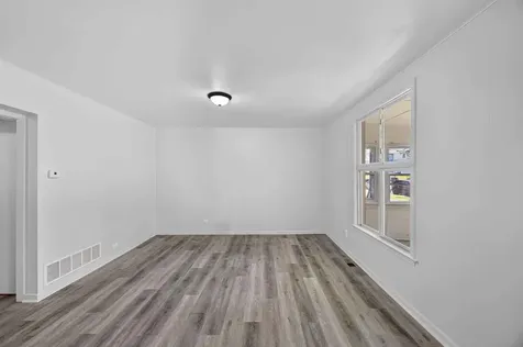 63 West 15th Street Chicago Heights IL 60411