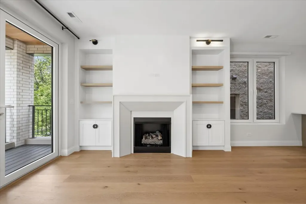 3739 North Clifton Avenue Chicago IL 60613