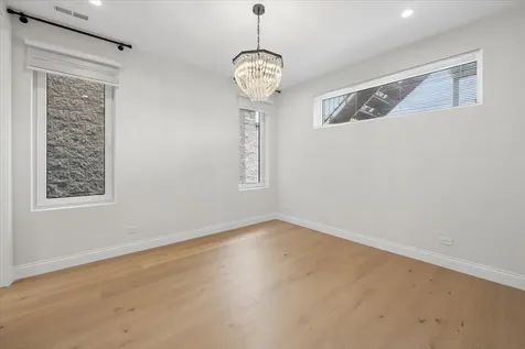3739 North Clifton Avenue Chicago IL 60613