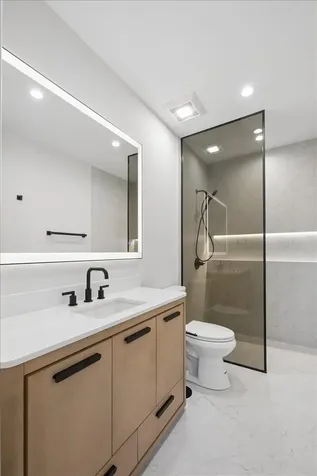 3739 North Clifton Avenue Chicago IL 60613
