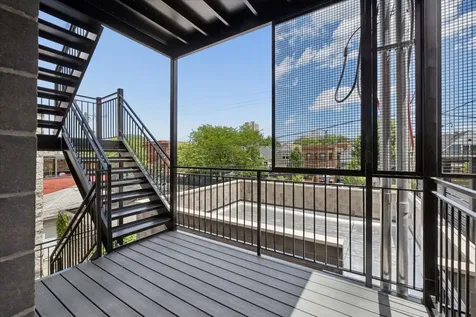 3739 North Clifton Avenue Chicago IL 60613
