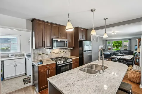 1810 North Ridge Avenue Arlington Heights IL 60004