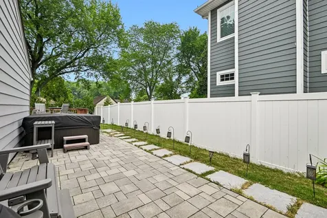 1810 North Ridge Avenue Arlington Heights IL 60004