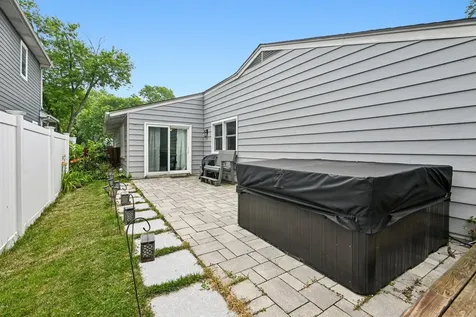 1810 North Ridge Avenue Arlington Heights IL 60004