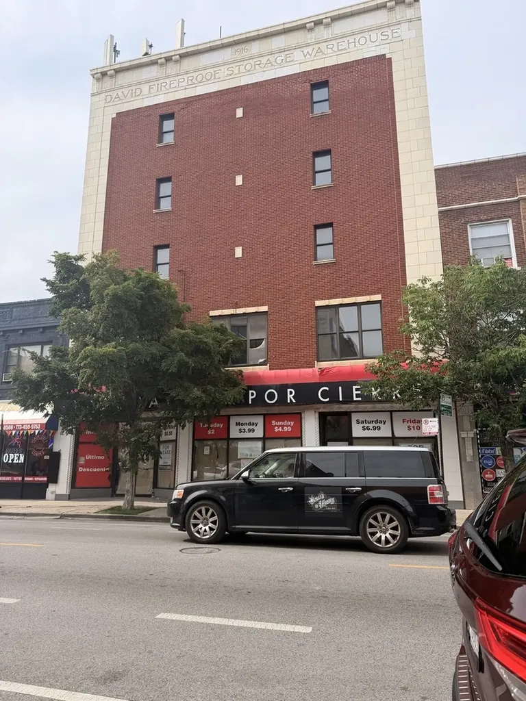 3240 West Lawrence Avenue Chicago IL 60625