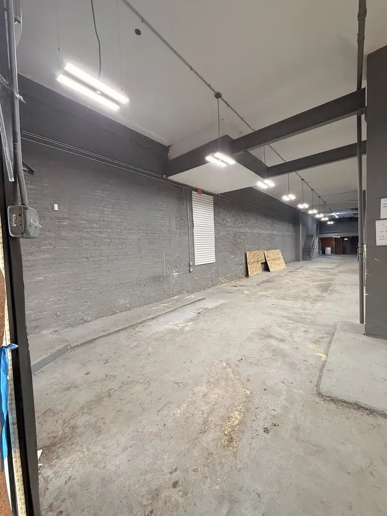 3240 West Lawrence Avenue Chicago IL 60625