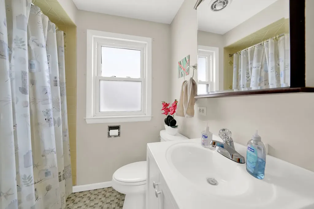5639 South Christiana Avenue Chicago IL 60629