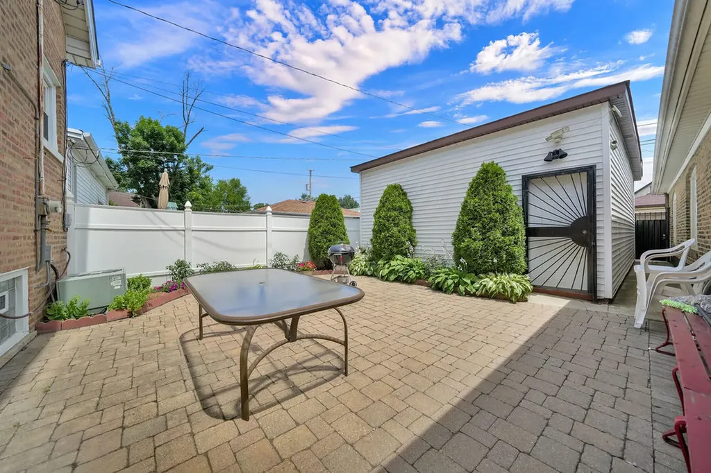 5639 South Christiana Avenue Chicago IL 60629