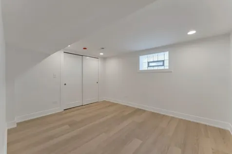 2825 West 84th Place Chicago IL 60652