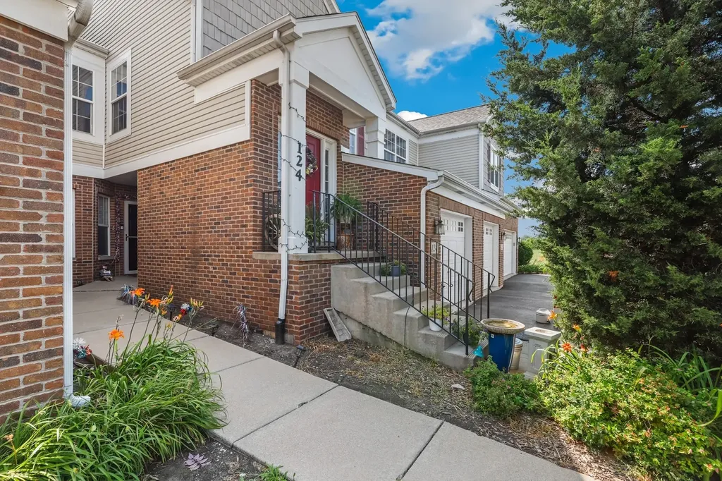 124 Andrew Taras Court Joliet IL 60435