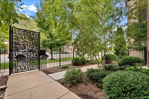 4417 South Indiana Avenue Chicago IL 60653