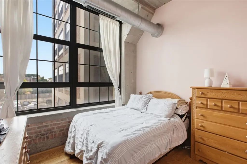 3963 West Belmont Avenue Chicago IL 60618