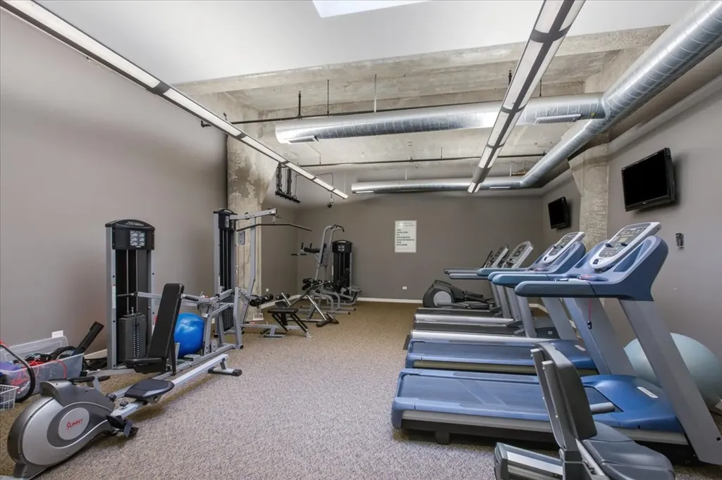 3963 West Belmont Avenue Chicago IL 60618