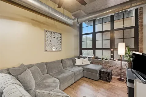 3963 West Belmont Avenue Chicago IL 60618