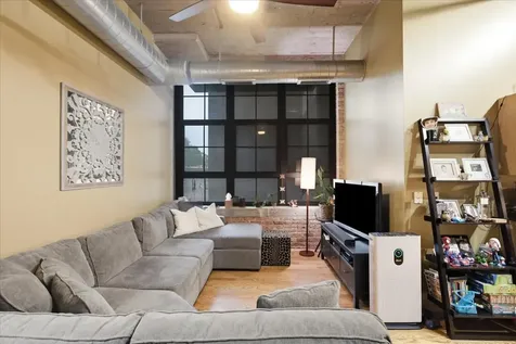 3963 West Belmont Avenue Chicago IL 60618