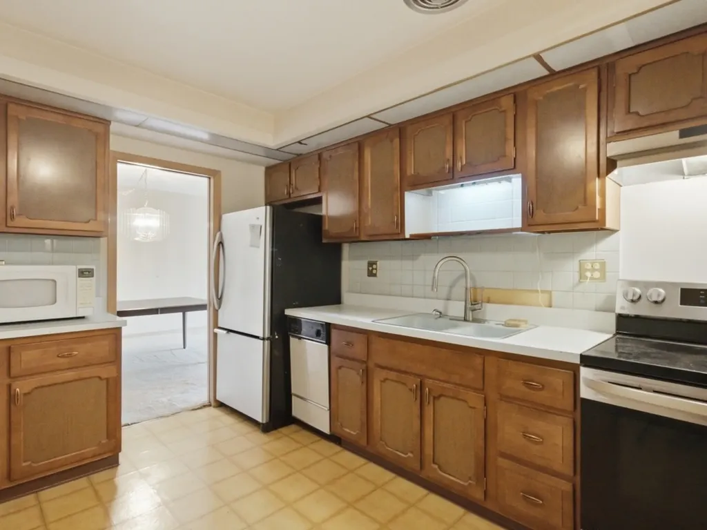 1316 West Fargo Avenue Chicago IL 60626