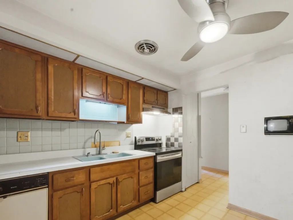 1316 West Fargo Avenue Chicago IL 60626