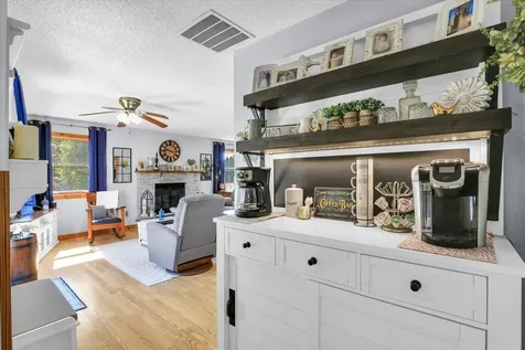 102 Sharon Drive Mahomet IL 61853