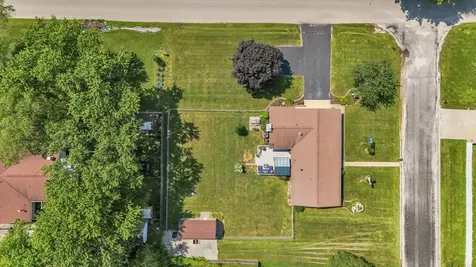 102 Sharon Drive Mahomet IL 61853