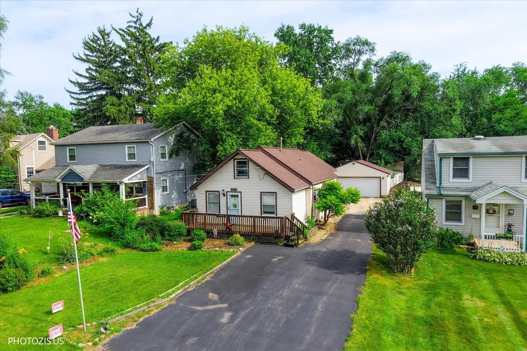 126 West 3rd Avenue New Lenox IL 60451