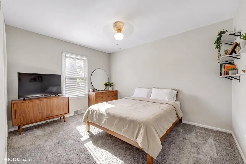 126 West 3rd Avenue New Lenox IL 60451