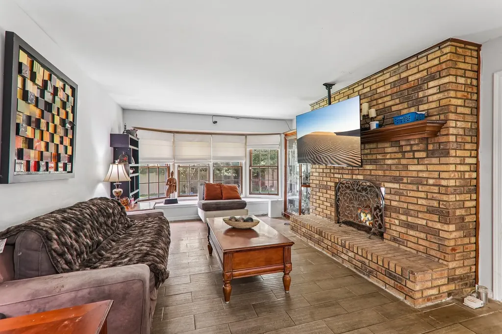 1213 Johnson Drive Naperville IL 60540