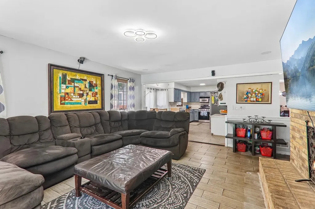 1213 Johnson Drive Naperville IL 60540