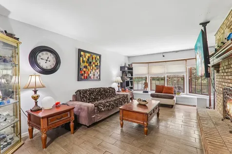 1213 Johnson Drive Naperville IL 60540
