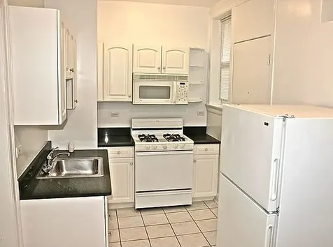 903 West Sunnyside Avenue Chicago IL 60640