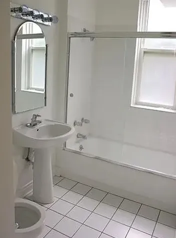 903 West Sunnyside Avenue Chicago IL 60640