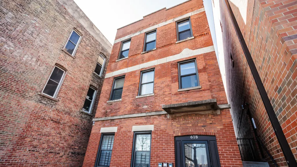 618 South Racine Avenue Chicago IL 60607