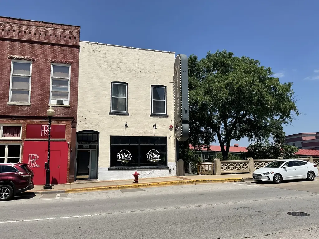29 West New York Street Aurora IL 60506