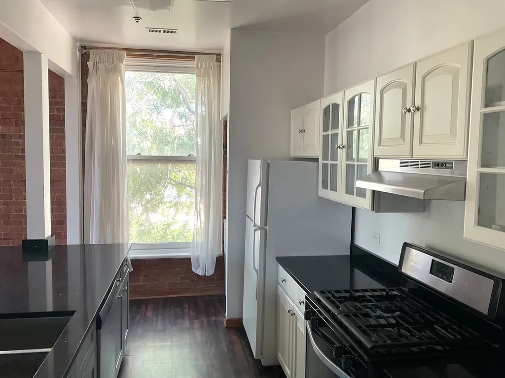 29 West New York Street Aurora IL 60506