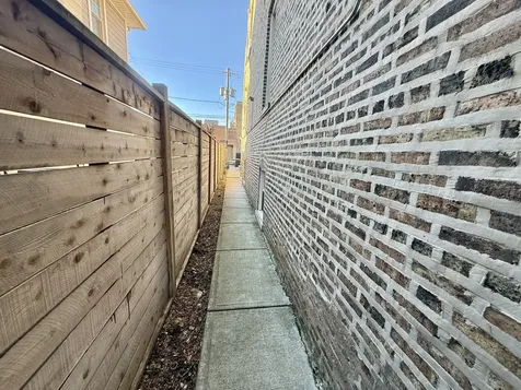 5834 West Dakin Street Chicago IL 60634