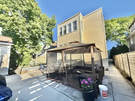 5834 West Dakin Street Chicago IL 60634