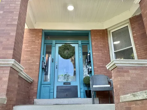 5834 West Dakin Street Chicago IL 60634