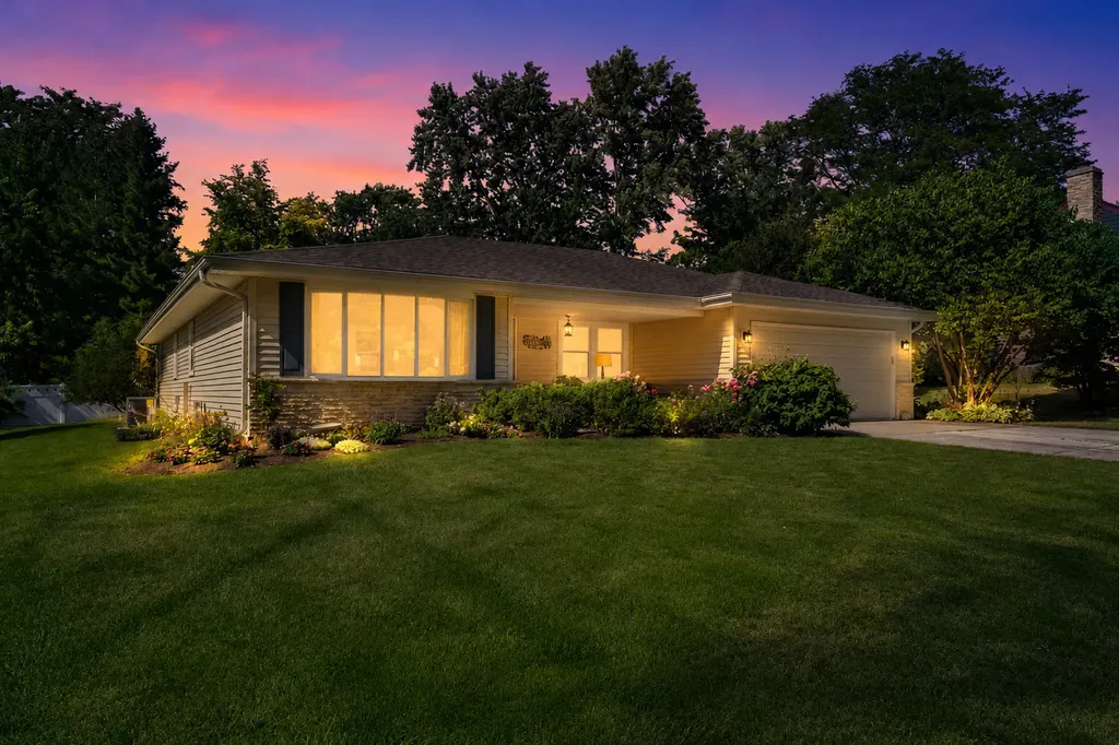 446 Hamilton Drive Wheaton IL 60189