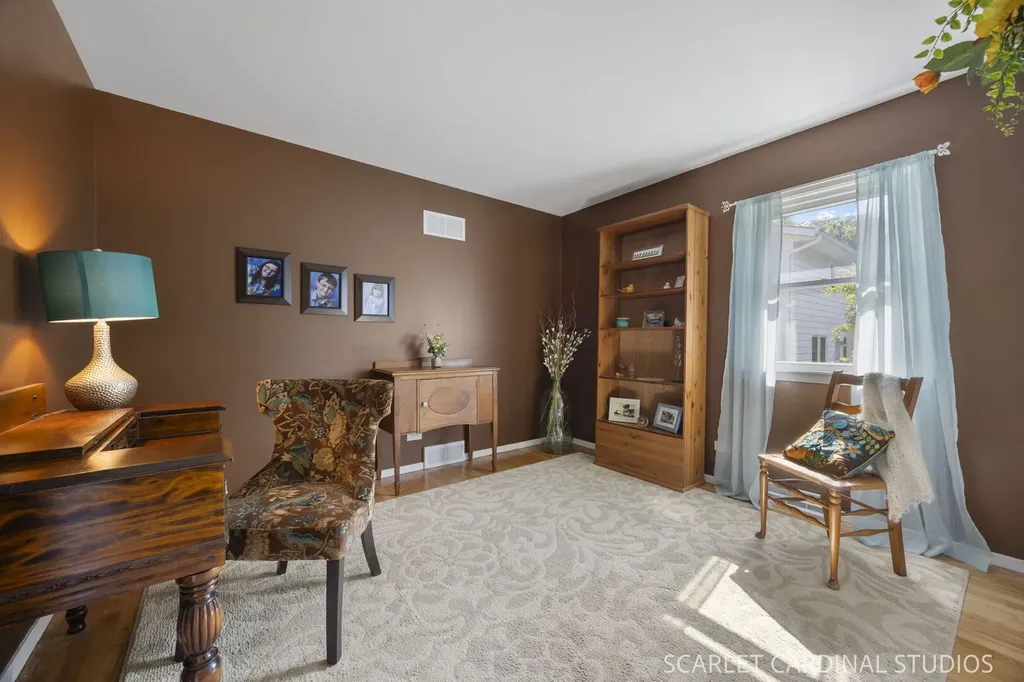 446 Hamilton Drive Wheaton IL 60189