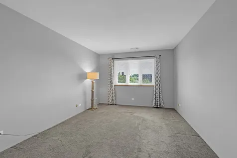 9374 Landings Street Des Plaines IL 60016