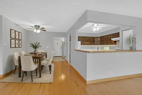 9374 Landings Street Des Plaines IL 60016