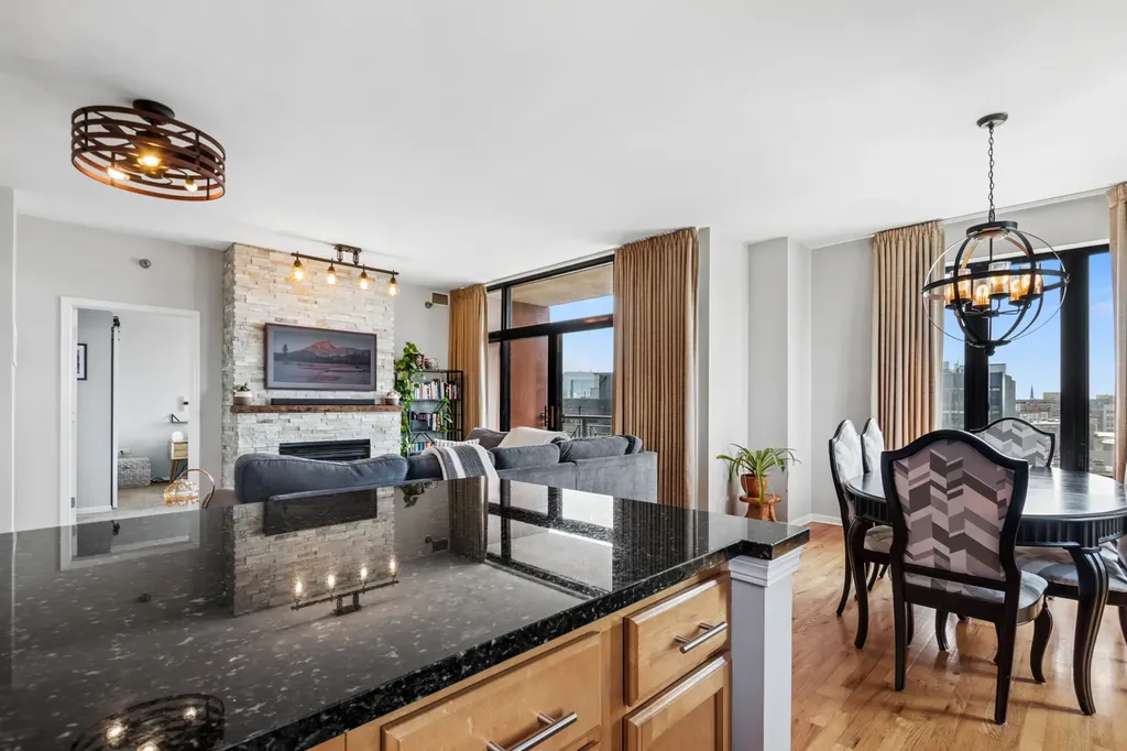 3232 North Halsted Street Chicago IL 60657