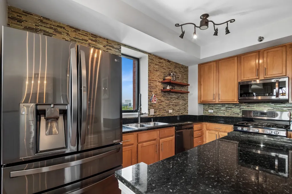 3232 North Halsted Street Chicago IL 60657