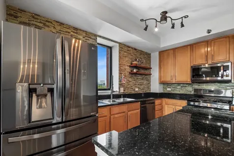 3232 North Halsted Street Chicago IL 60657