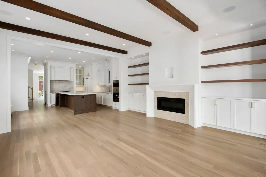 2228 North Southport Avenue Chicago IL 60614