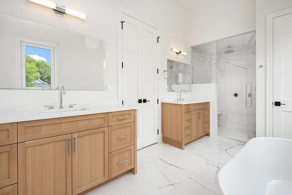 2228 North Southport Avenue Chicago IL 60614