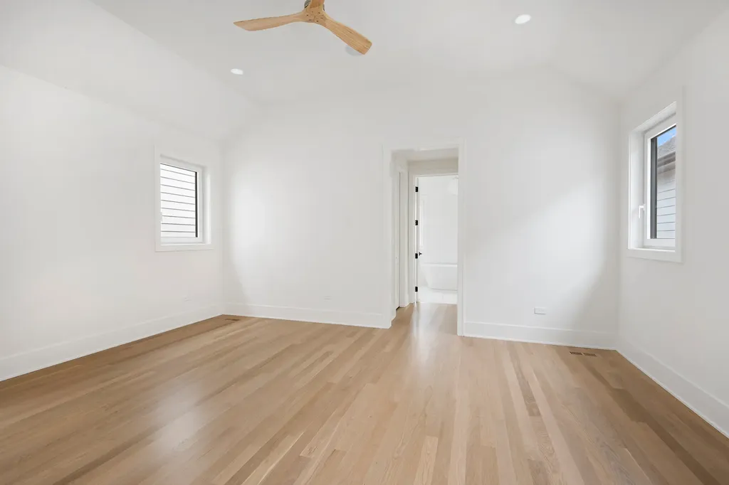 2228 North Southport Avenue Chicago IL 60614